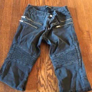 Zara women’s size 4 denim jeans, lightly worn.